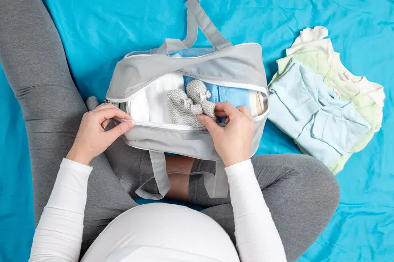Les objets indispensables à toujours avoir dans son sac à langer