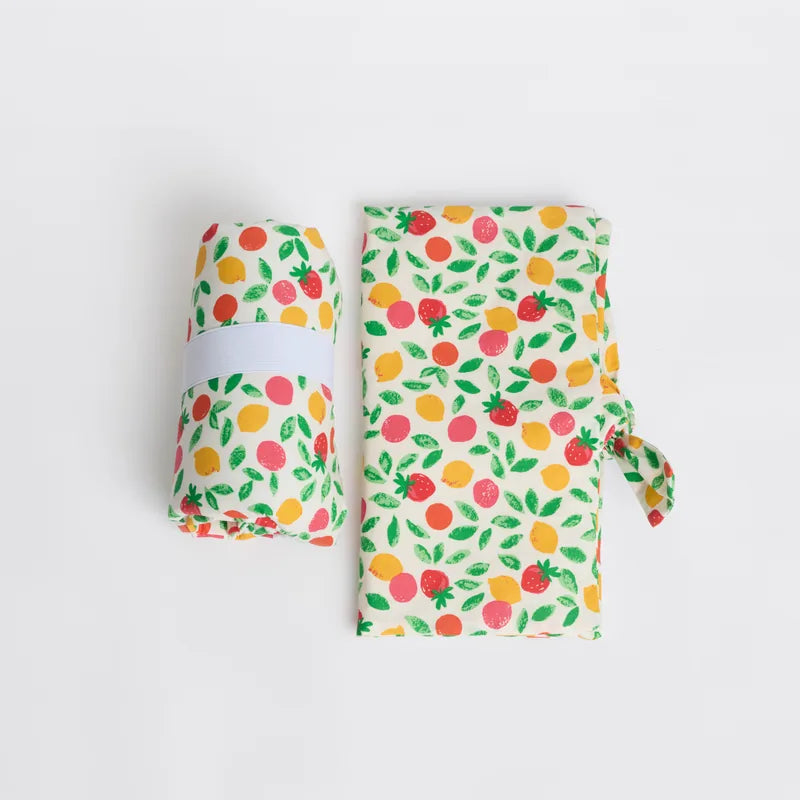 Tapis_langer_nomade_Nid_pli_compact_motif_fruits #solstice_le-duo