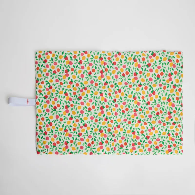 Tapis_langer_nomade_Nid_vue_de_dessus_motif_fruits_Solstice 