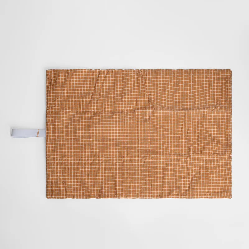 nide-tapis-langer-nomade-rayures-vue-dessus 